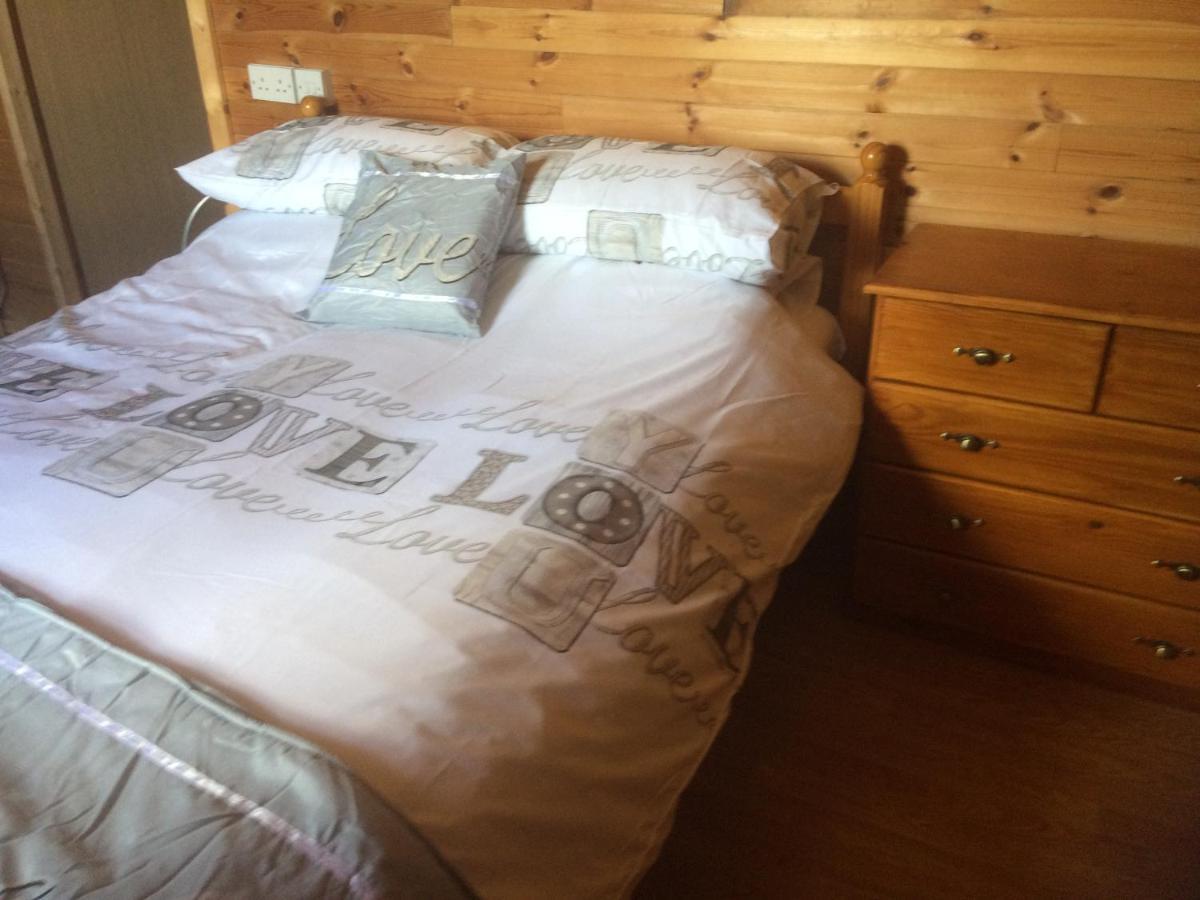 Log House Hideaway Villa Johnswell Eksteriør billede